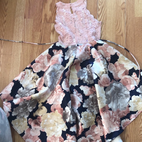 Girls long dress - Picture 2 of 2